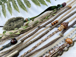 Earthy accent set with green macrame leaf