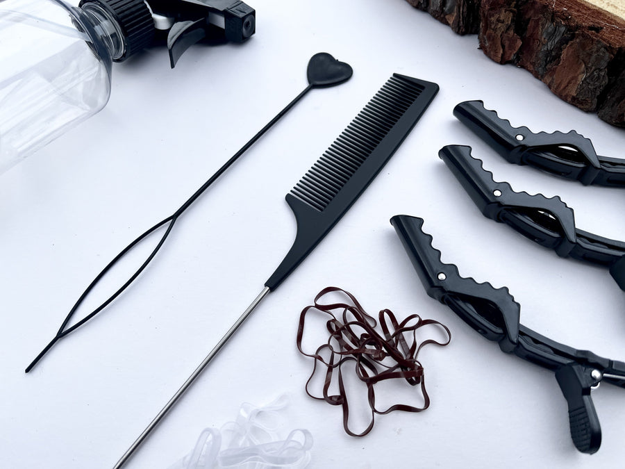 synthetic dreadlock installation kit close up